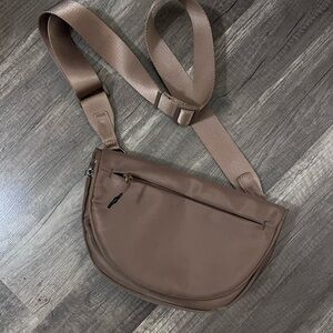 MEISEY crescent bag